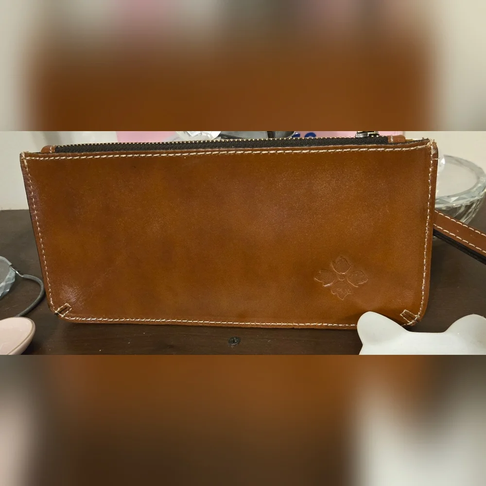 Patricia Nash Brown Embossed Leather Clutch - Picture 2 of 11